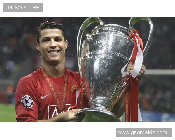 拜仁主席确认,C罗将穿上20号战袍,期待重返巅峰 拜仁主席确认,C罗将穿上20号战袍,期待重返巅峰